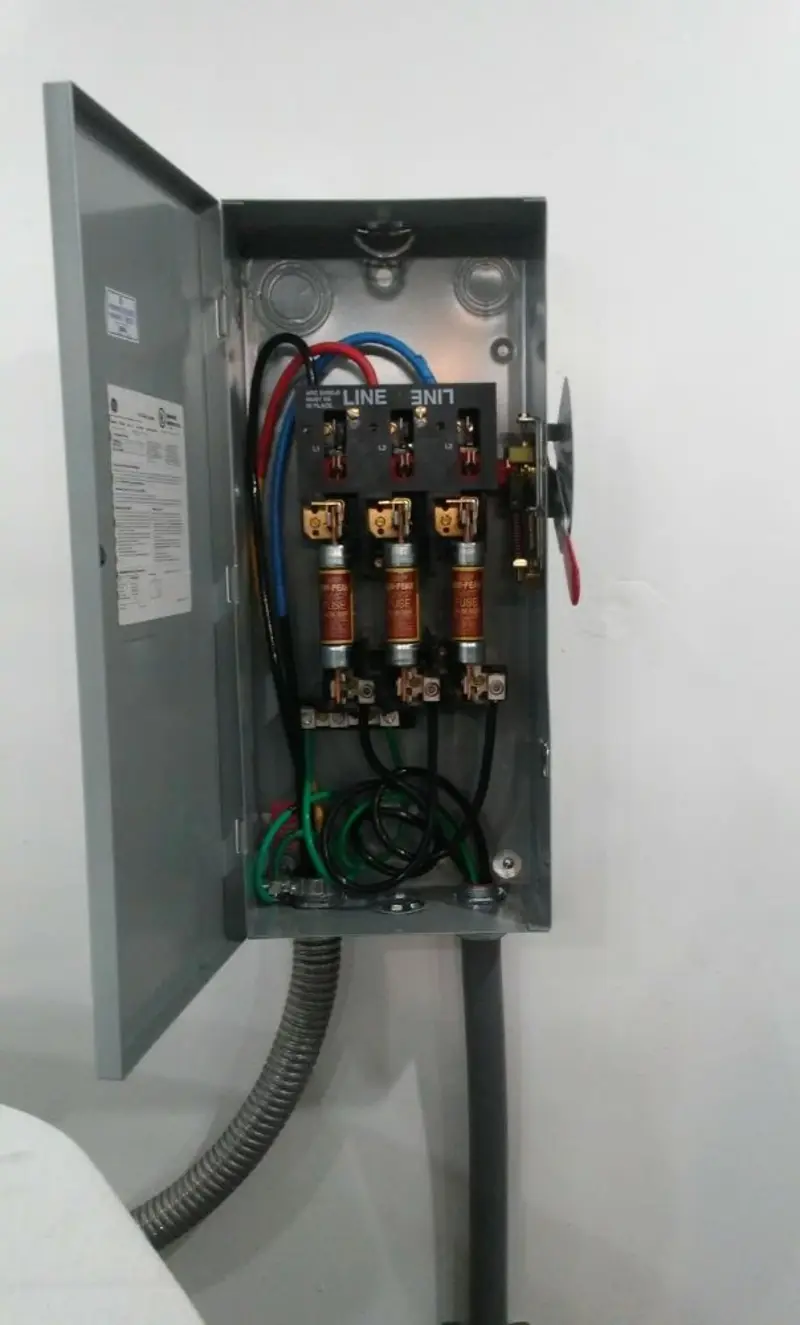 Three-phase disconnect switch installed for Smoke Detector Installation in Smithsburg